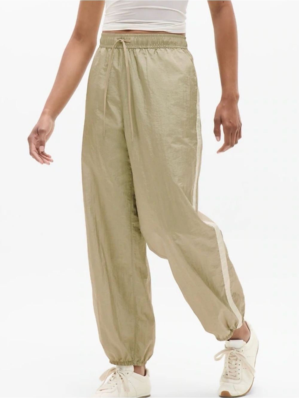 NWT Athleta Daybreak Mid Rise Parachute Jogger - Picture 3 of 8